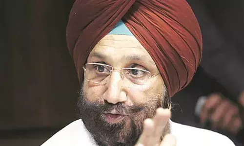 पंजाबच्या मुख्यमंत्री पदासाठी चर्चेत असलेले सुखजिंदर सिंह रंधावा नक्की कोण आहेत? पंजाबच्या मुख्यमंत्री पदासाठी चर्चेत असलेले सुखजिंदर सिंह रंधावा नक्की कोण आहेत?