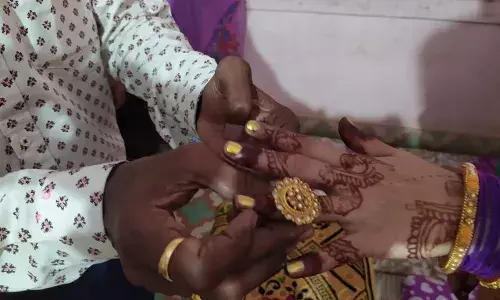 हुंडा न दिल्यानं नवरदेव रुसला, नवरदेवाविरोधात गुन्हा दाखल हुंडा न दिल्यानं नवरदेव रुसला, नवरदेवाविरोधात गुन्हा दाखल