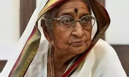 क्रांतिविरांगणा हौसाताई पाटील यांचे वृद्धापकाळाने निधन क्रांतिविरांगणा हौसाताई पाटील यांचे वृद्धापकाळाने निधन