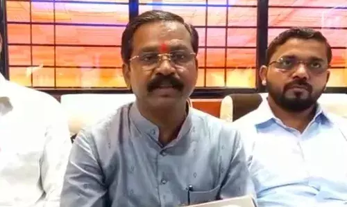 ...तर दिवेकरच तुम्हाला कचऱ्यात टाकतील; रमाकांत मढवी यांचा मनसे आमदारांना टोला ...तर दिवेकरच तुम्हाला कचऱ्यात टाकतील; रमाकांत मढवी यांचा मनसे आमदारांना टोला