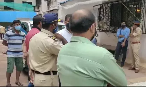शिवसेना नेते आनंदराव अडसळूंच्या घरी EDचा छापा, अडसूळ यांची प्रकृती बिघडली शिवसेना नेते आनंदराव अडसळूंच्या घरी EDचा छापा, अडसूळ यांची प्रकृती बिघडली