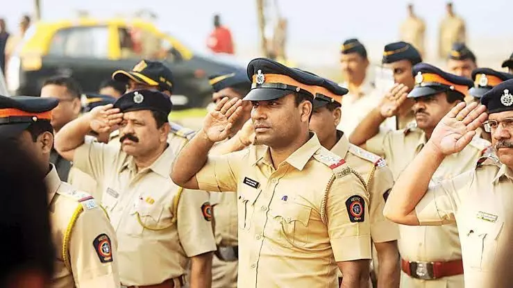 महाराष्ट्र पोलीस सत्तेचे नोकर आहेत का?