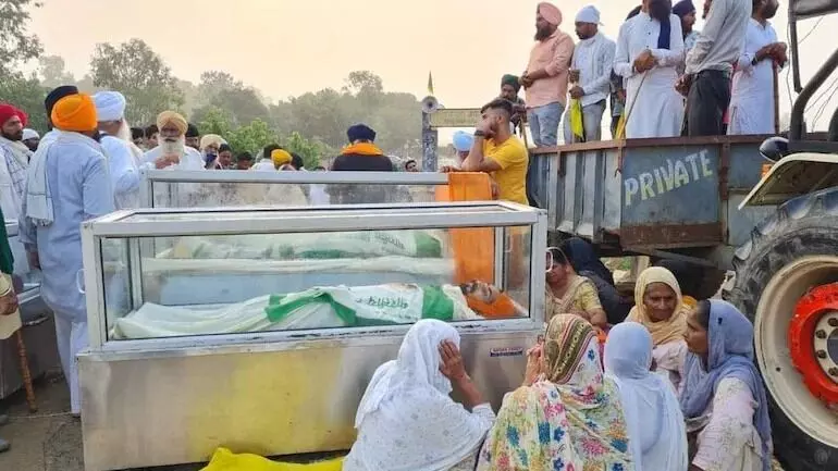 लखीमपूर खेरी शेतकरी मृत्यू प्रकरणी गुन्हा दाखल