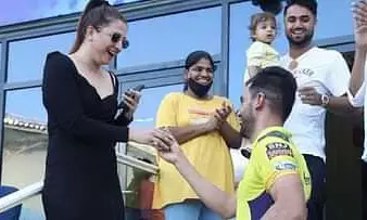 चेन्नई सुपर किंग्सचा पंजाब किंग्स विरोधात पराभव मात्र, गोलंदाज दीपक चाहरने प्रेमाच्या मैदानात बाजी मारली चेन्नई सुपर किंग्सचा पंजाब किंग्स विरोधात पराभव मात्र, गोलंदाज दीपक चाहरने प्रेमाच्या मैदानात बाजी मारली