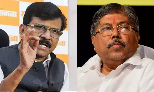 चंद्रकांत पाटील माफी मागा, नाहीतर...संजय राऊत यांची नोटीस चंद्रकांत पाटील माफी मागा, नाहीतर...संजय राऊत यांची नोटीस