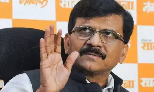 त्याधडपड्या कार्यकर्त्यांनी छातीचा कोट करून काश्मिरातही जावे- सामना त्याधडपड्या कार्यकर्त्यांनी छातीचा कोट करून काश्मिरातही जावे- सामना