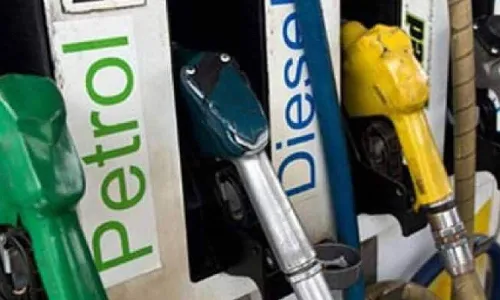 भारतात सलग सहाव्या दिवशी पेट्रोल आणि डिझेलच्या दरात वाढ