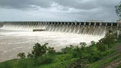 उजनी धरण 100 टक्के भरले; भीमा नदी पात्रात 40 हजार क्युसेक पाण्याचा विसर्ग सुरू
