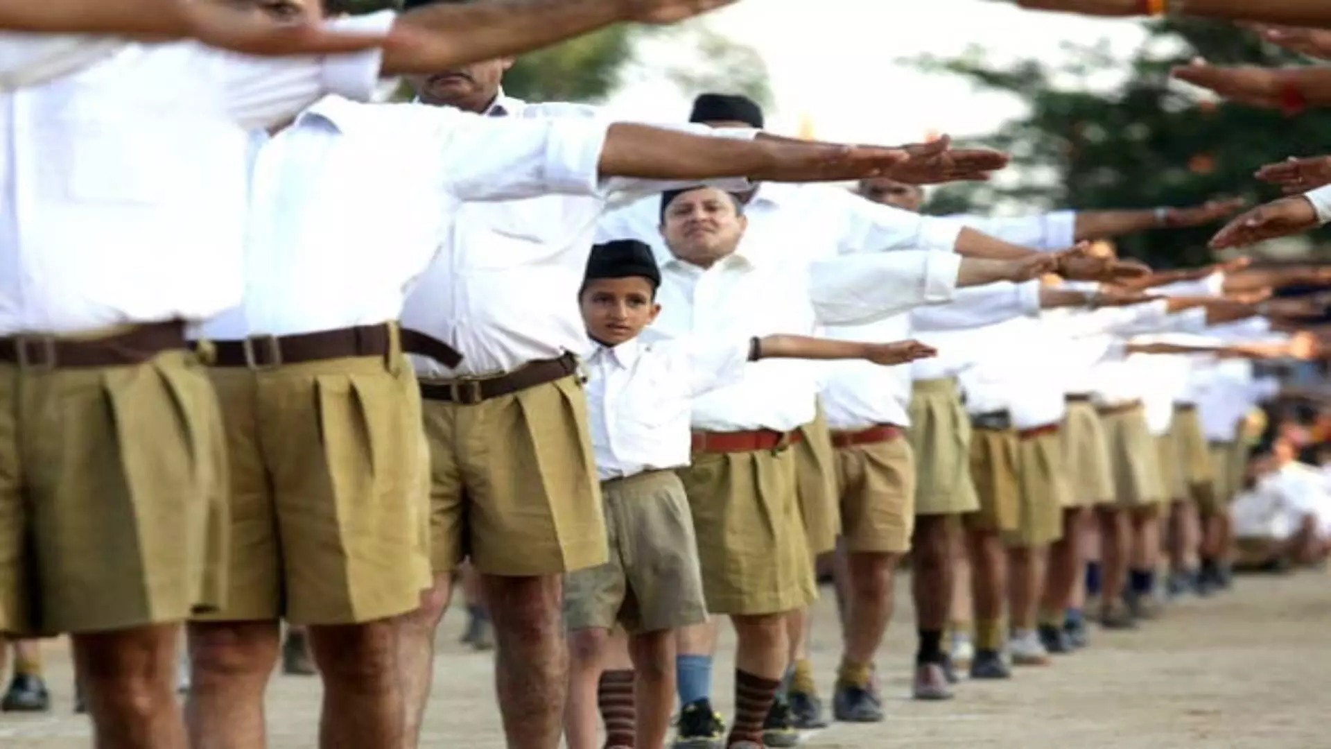 54 वर्षानंतर सरकारी कर्मचारी घेऊ शकतील RSS च्या उपक्रमात सहभाग, हरियाणा सरकारचा निर्णय...