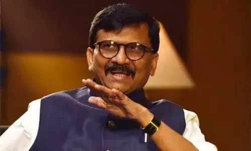 कश्मीरातून हिंदूंचे पलायन...भाजपसारख्या हिंदुत्ववादाची गाजरपुंगी वाजवणाऱ्या पक्षास शोभत नाही- सामना कश्मीरातून हिंदूंचे पलायन...भाजपसारख्या हिंदुत्ववादाची गाजरपुंगी वाजवणाऱ्या पक्षास शोभत नाही- सामना