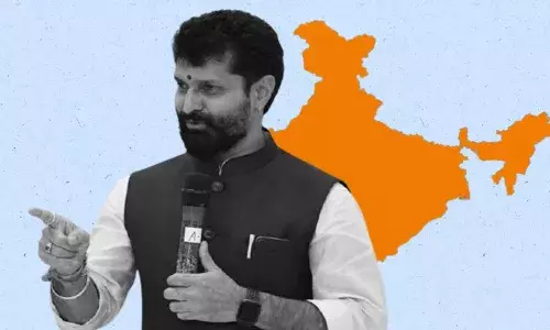 भाजप नेत्याने उडवली आंबेडकरांच्या संविधानाची खिल्ली, म्हणाले भारत हिंदू राष्ट्र आहे, होता आणि असेल... भाजप नेत्याने उडवली आंबेडकरांच्या संविधानाची खिल्ली, म्हणाले भारत हिंदू राष्ट्र आहे, होता आणि असेल...