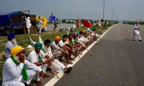 #Singhu :  शेतकरी आंदोलनाच्या ठिकाणी झालेल्या खुनाची सखोल चौकशी करा- संयुक्त किसान मोर्चा