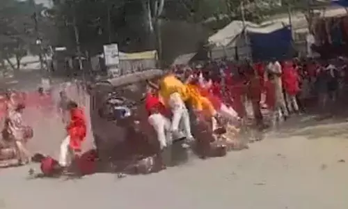 धक्कादायक: छत्तीसगडमधील जशपूरमध्ये भरधाव कारने भाविकांना चिरडले; एक ठार