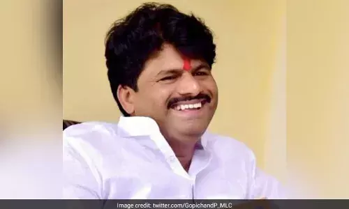 सरकारी भरती परीक्षांमध्ये गोंधळ घालण्याची सरकारला सवय - गोपीचंद पडळकर सरकारी भरती परीक्षांमध्ये गोंधळ घालण्याची सरकारला सवय - गोपीचंद पडळकर