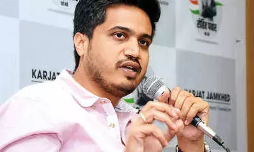 एकाच दिवशी दोन परीक्षा, रोहित पवारांचं ट्वीट परीक्षार्थ्यांच्या समस्या सोडवण्याची सरकारला केली विनंती एकाच दिवशी दोन परीक्षा, रोहित पवारांचं ट्वीट परीक्षार्थ्यांच्या समस्या सोडवण्याची सरकारला केली विनंती