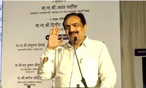 पोलिसांना दमबाजी करू नका तर त्यांना पाठबळ द्या - जयंत पाटील पोलिसांना दमबाजी करू नका तर त्यांना पाठबळ द्या - जयंत पाटील