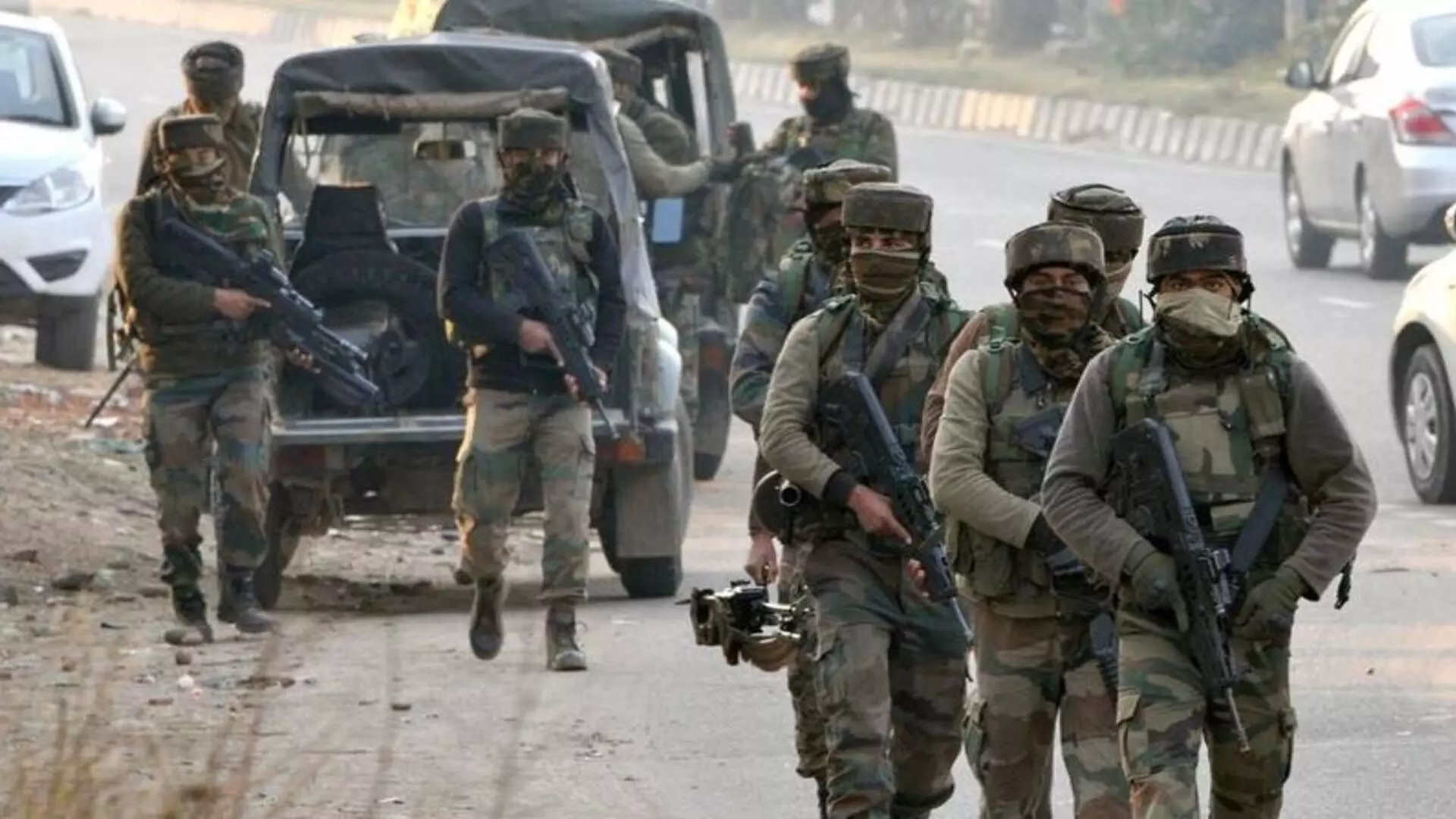 जम्मू- काश्मीरच्या शोपियान जिल्ह्यात सुरक्षा दल आणि अतिरेक्यांमध्ये चकमक; चार अतिरेक्यांना कंठस्नान
