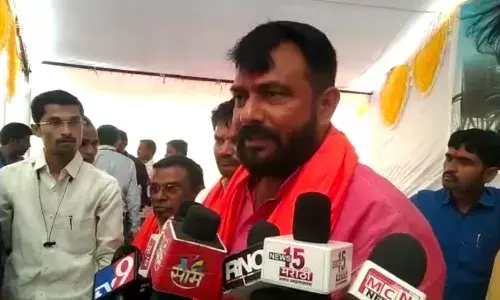 आपल्या मानधनातून मतदारसंघातील दिव्यांग बांधवांचा विमा काढणार- खा.हेमंत पाटील आपल्या मानधनातून मतदारसंघातील दिव्यांग बांधवांचा विमा काढणार- खा.हेमंत पाटील
