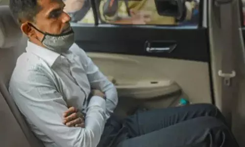 समीर वानखडे अडचणीत : खातेअंतर्गत चौकशी आणि सत्र न्यायालयात धाव समीर वानखडे अडचणीत : खातेअंतर्गत चौकशी आणि सत्र न्यायालयात धाव