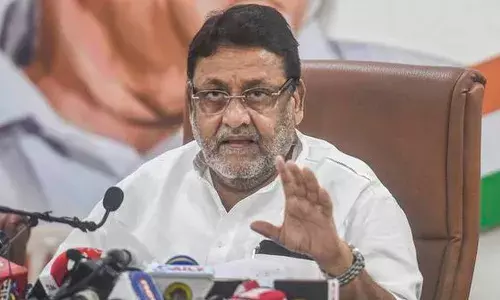 नवाब मलिक यांचा समीर वानखेडेंवर अवैध फोन टॅपिंगचा गंभीर आरोप नवाब मलिक यांचा समीर वानखेडेंवर अवैध फोन टॅपिंगचा गंभीर आरोप