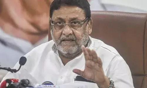 माझ्या कुटुंबीयांची संपत्ती शोधाच ; नवाब मलिक यांचे मोहित कंबोज यांना प्रत्युत्तर माझ्या कुटुंबीयांची संपत्ती शोधाच ; नवाब मलिक यांचे मोहित कंबोज यांना प्रत्युत्तर
