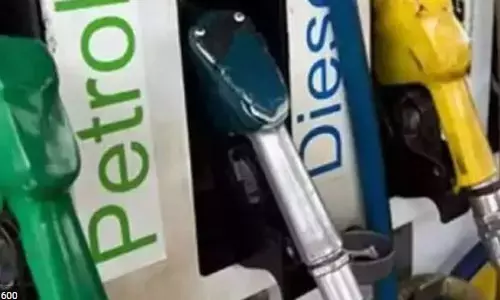 पुढील वर्षी निवडणुका असलेल्या भाजपशासित ५ राज्यांनी पेट्रोल-डिझेलवरील VAT हटवला