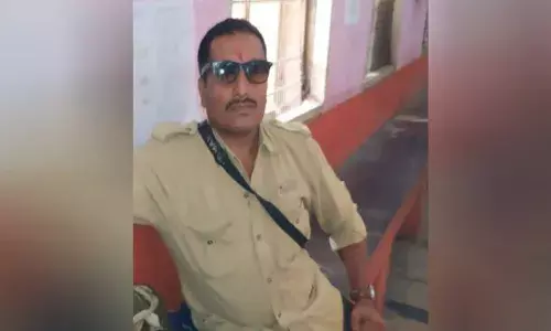 सांगली: एसटी कर्मचाऱ्याचे हृदयविकाराच्या धक्क्याने निधन सांगली: एसटी कर्मचाऱ्याचे हृदयविकाराच्या धक्क्याने निधन