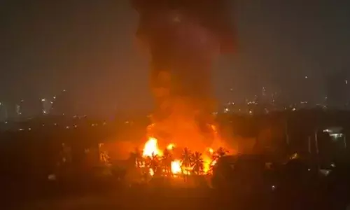 कांजूरमार्ग येथील सॅमसंग सर्विस सेंटर येथे भीषण आग; सुदैवाने जीवितहानी नाही
