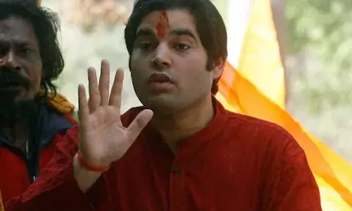 वरुण गांधी कॉंग्रेसमध्ये जाणार की तृणमूल कॉंग्रेसमध्ये? राजकीय वर्तुळात चर्चेला उधाण वरुण गांधी कॉंग्रेसमध्ये जाणार की तृणमूल कॉंग्रेसमध्ये? राजकीय वर्तुळात चर्चेला उधाण