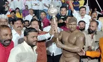 सुदर्शन कोतकरने पटकावला  उत्तर महाराष्ट्र केसरी किताब