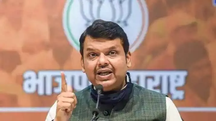 देवेंद्र फडणवीस एकटे पडलेयत का?
