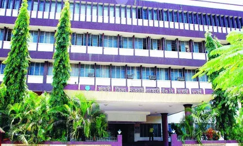 सांगली जिल्हा बँक निवडणूक: महाविकास आघाडीची विजयाकडे वाटचाल, भाजपला 2 जागांवर यश सांगली जिल्हा बँक निवडणूक: महाविकास आघाडीची विजयाकडे वाटचाल, भाजपला 2 जागांवर यश