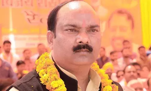 आश्वासन पूर्ण न करणाऱ्या भाजप खासदाराला खेळाडूंनी कोंडले, पोलिसांनी मुश्किलीने सोडवले