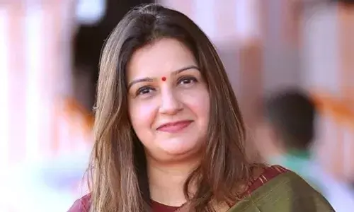 जनतेच्या हितासाठी आवाज उठवणं गुन्हा आहे का? – प्रियंका चतुर्वेदी जनतेच्या हितासाठी आवाज उठवणं गुन्हा आहे का? – प्रियंका चतुर्वेदी