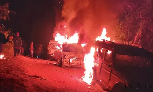 नागालॅंडमधे सुरक्षा दलाच्या गोळीबारात १३ नागरीक ठार : देशभर उद्रेक आणि निषेध