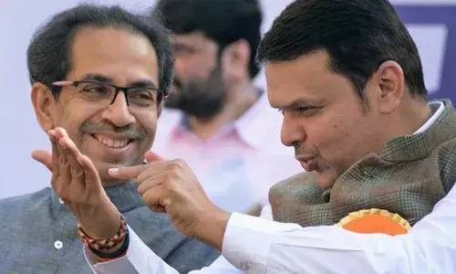 ठाकरे सरकारवर टीका करतात म्हणून आशीष शेलारांवर गुन्हा- देवेंद्र फडणवीस