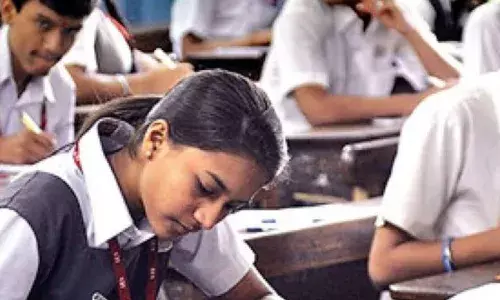 दहावी बारावीच्या परीक्षांची तारीख ठरली; शालेय शिक्षणमंत्री वर्षा गायकवाड यांनी जाहीर केल्या तारखा दहावी बारावीच्या परीक्षांची तारीख ठरली; शालेय शिक्षणमंत्री वर्षा गायकवाड यांनी जाहीर केल्या तारखा