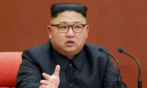 हुकूमशाहांना लोकांच्या हसण्याची भीती का वाटते?