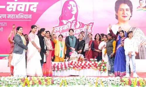 UP Election : युपीत भगवा नाही Pink चा जलवा UP Election : युपीत भगवा नाही Pink चा जलवा