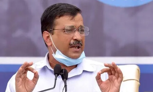 तुम्ही लोक तृणमूल काँग्रेसला जरा जास्तच महत्व देत आहात ; अरविंद केजरीवाल यांचं वक्तव्य