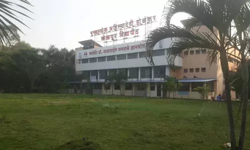 आंदोलन शिक्षकेतर कर्मचाऱ्यांचे हाल विद्यार्थ्यांचे !