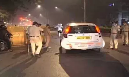 31 डिसेंबरच्या पार्श्वभूमीवर मुंबईत पोलीस बंदोबस्तात वाढ 31 डिसेंबरच्या पार्श्वभूमीवर मुंबईत पोलीस बंदोबस्तात वाढ