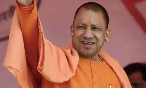 योगी आदित्यनाथ कुठून लढणार? मोदींच्या बैठकीत होणार निर्णय योगी आदित्यनाथ कुठून लढणार? मोदींच्या बैठकीत होणार निर्णय