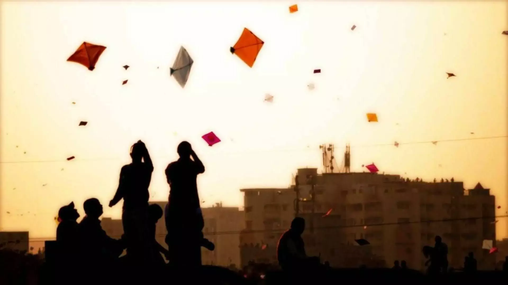 तिळगुळ घ्या:गोड बोला हा महाराष्ट्राचा स्वभाव बनतो आहे : हेरंब कुलकर्णी तिळगुळ घ्या:गोड बोला हा महाराष्ट्राचा स्वभाव बनतो आहे : हेरंब कुलकर्णी