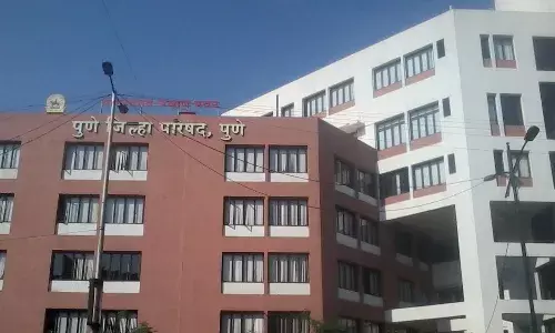 अजित पवारांच्या जिल्हा परिषदेत कोरोनाचं चांगभलं..शेकडोंची गर्दी..! कारवाईचं काय? अजित पवारांच्या जिल्हा परिषदेत कोरोनाचं चांगभलं..शेकडोंची गर्दी..! कारवाईचं काय?