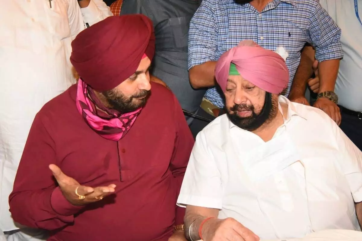 Punjab Election : सिद्धूंना मंत्रिमंडळात घेण्यासाठी पाकिस्तानातून दबाव? अमरिंदर सिंग यांच्या आरोपाला काँग्रेसचे उत्तर