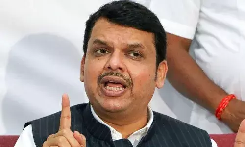 सरकारी ऑफिस कुणाच्या बापाच्या मालकीचे नाही – देवेंद्र फडणवीस सरकारी ऑफिस कुणाच्या बापाच्या मालकीचे नाही – देवेंद्र फडणवीस