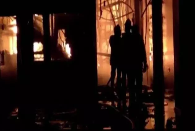 Bhiwandi Fire : भिवंडीत अग्नितांडव, अग्निशमन दलाकडून शर्तीचे प्रयत्न सुरू