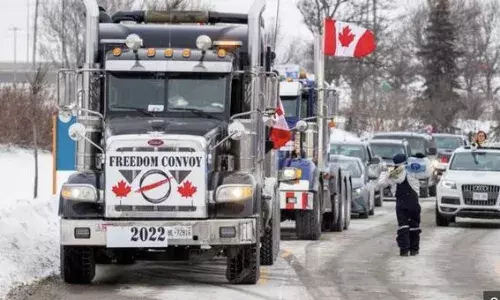 #FreedomConvoy2022: कोरोना निर्बंधांविरोधात उद्रेक, पंतप्रधानांवर लपून बसवण्याची वेळ #FreedomConvoy2022: कोरोना निर्बंधांविरोधात उद्रेक, पंतप्रधानांवर लपून बसवण्याची वेळ