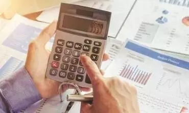 #Budget2022 :  सामान्यांची पुन्हा निराशा, कररचना जैस थे !